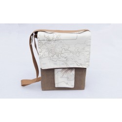 bolso mapa marron pequeño