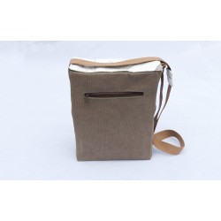 bolso mapa marron pequeño