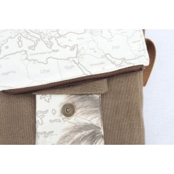 bolso mapa marron pequeño
